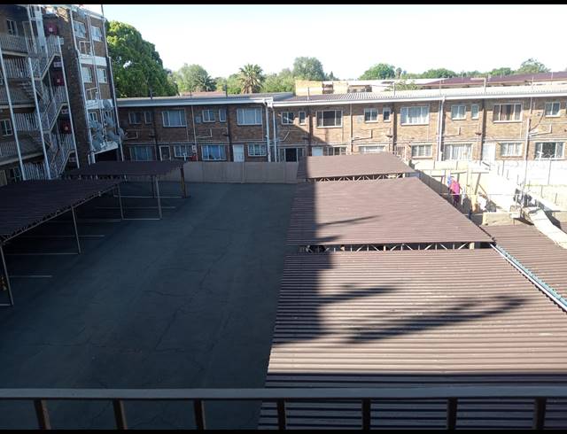 1 BEDROOM SECTIONAL TITLE FOR SALE IN PARKDENE
